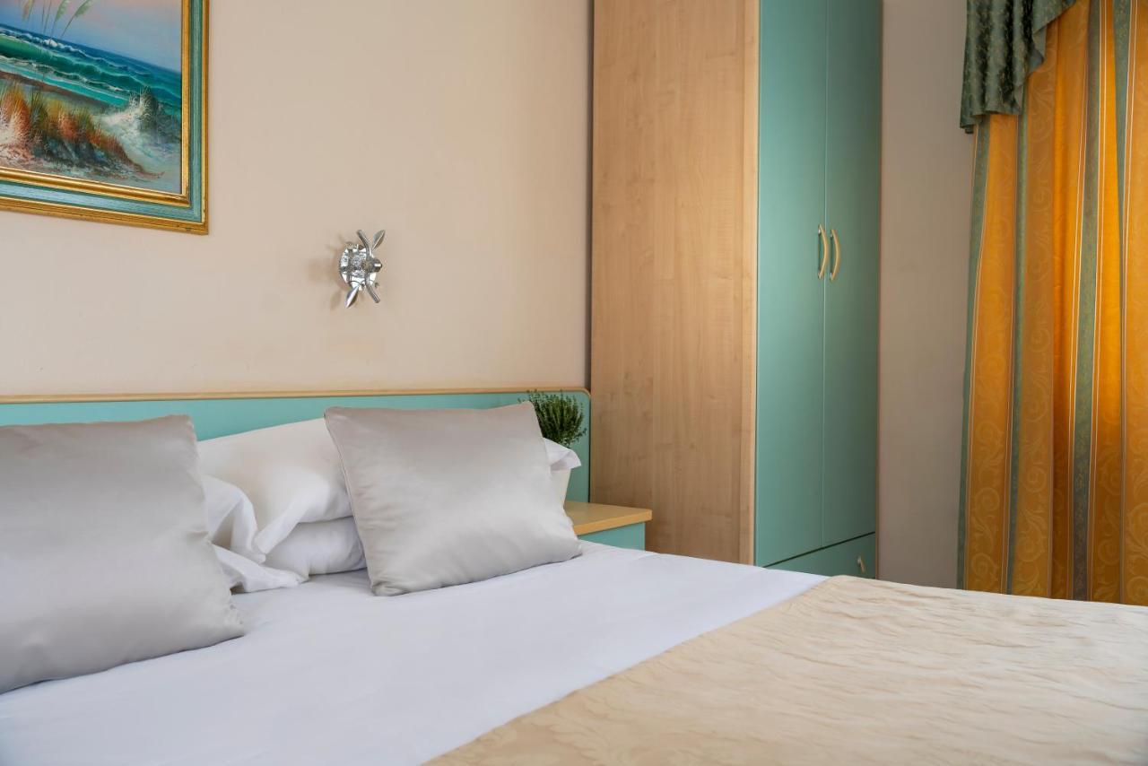 Albergo Ristorante Pozzi بيلاريا-إيجيا مارينا المظهر الخارجي الصورة