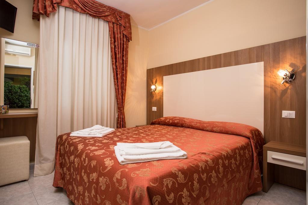 Albergo Ristorante Pozzi بيلاريا-إيجيا مارينا المظهر الخارجي الصورة