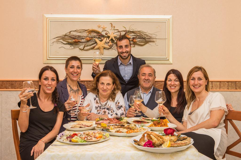 Albergo Ristorante Pozzi بيلاريا-إيجيا مارينا المظهر الخارجي الصورة