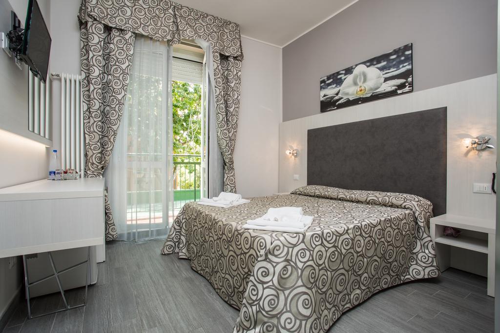 Albergo Ristorante Pozzi بيلاريا-إيجيا مارينا المظهر الخارجي الصورة